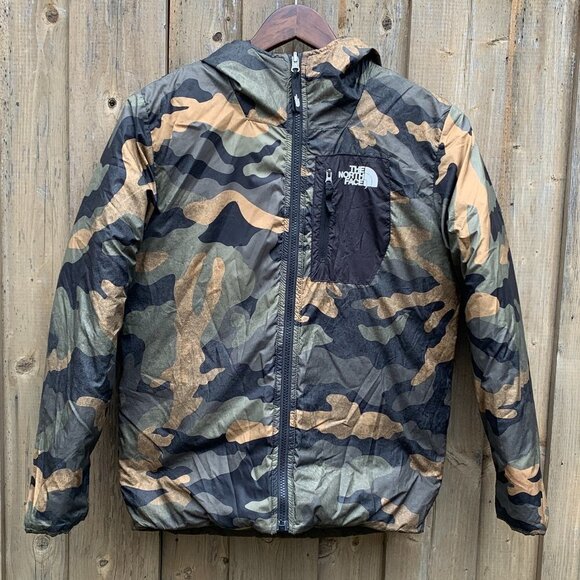 The North Face Reversible Nuptse Jacket Camo Green - Picture 1 of 9